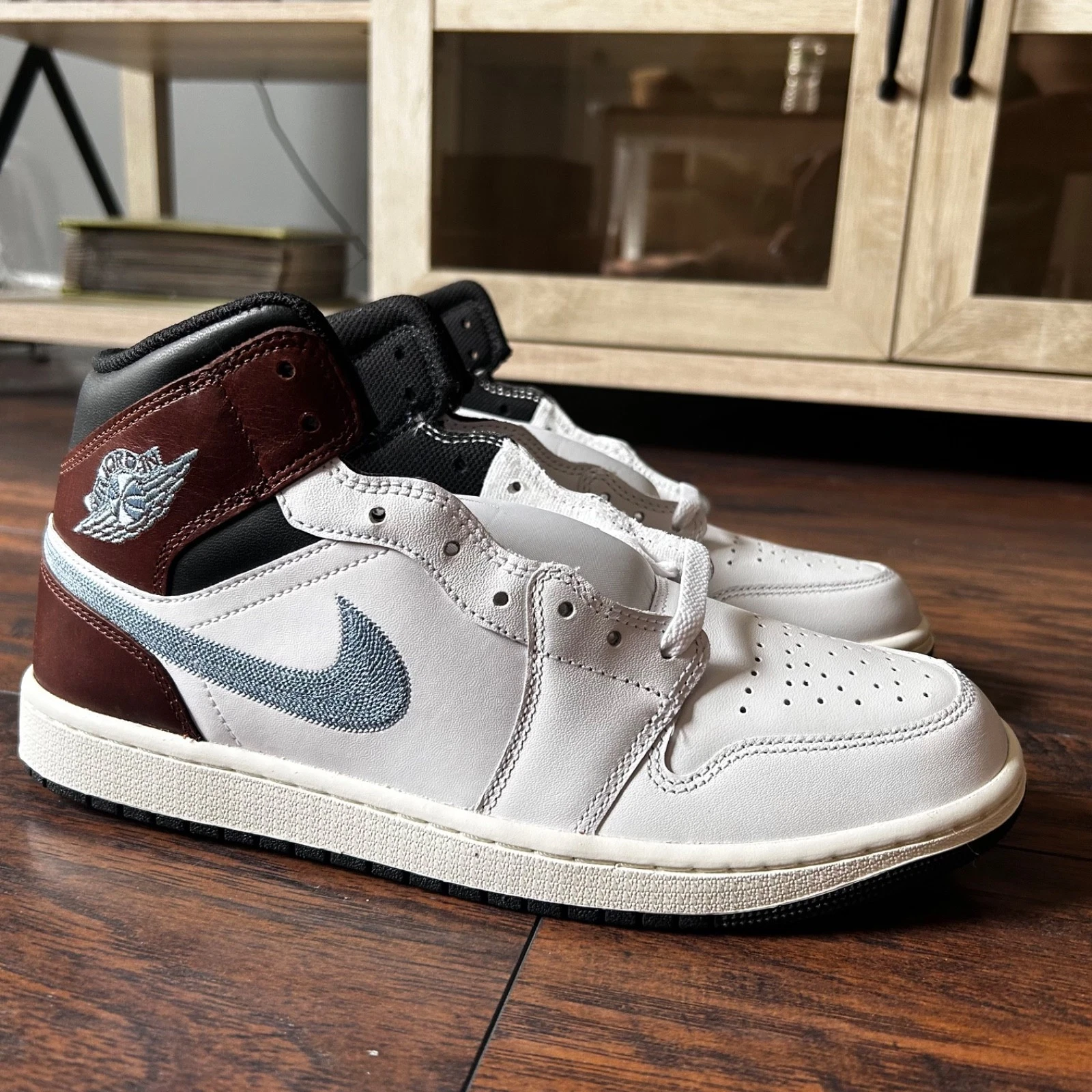 Scarpe Nike Air Jordan 1 Mid SE bianche nere blu grigie FQ7831 142 uomo taglie NUOVE