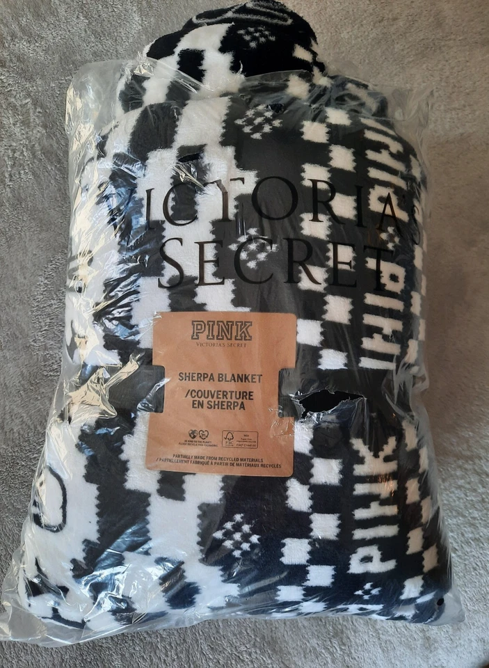 NWT Victoria's Secret PINK Soft Black & White Sherpa Fleece Blanket 50 X 60 - Image 2 of 4