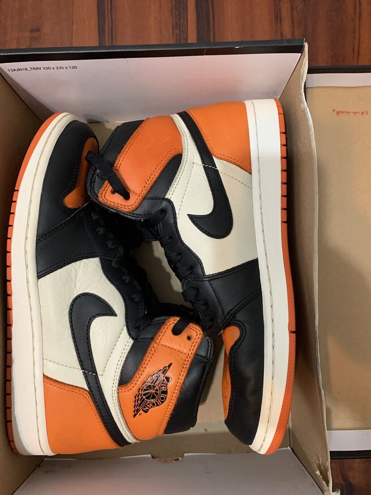 air jordan shattered backboard 1.0