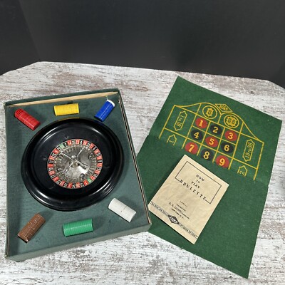 Vintage E.S. Lowe Roulette Game No. 907 Complete Set w Chips Felt Board 1941