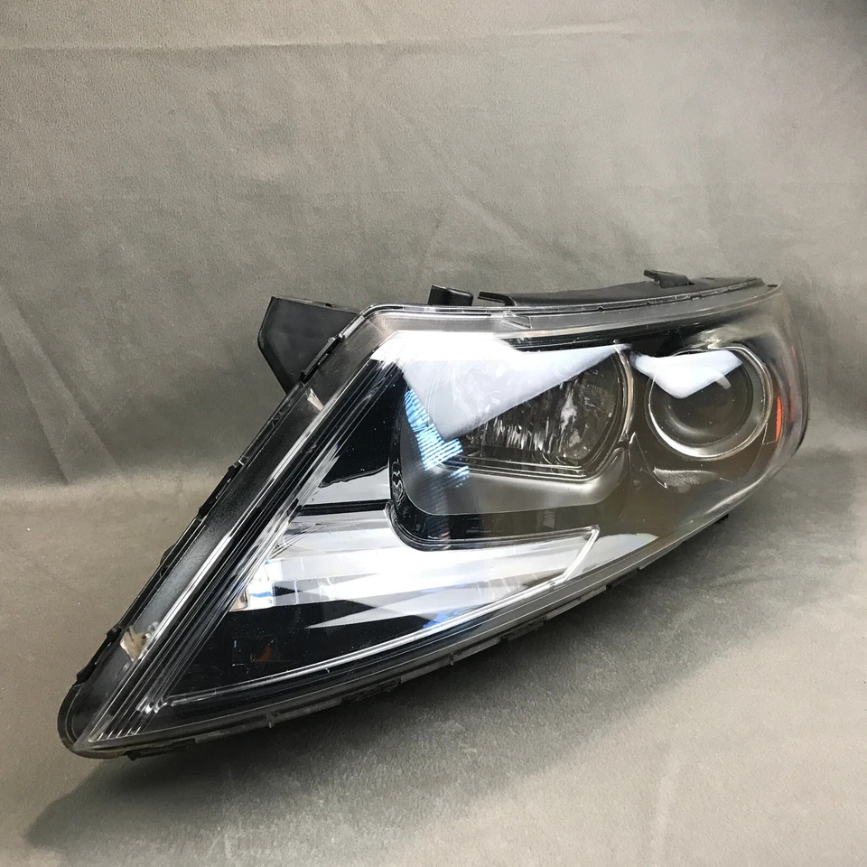 2011-2013 KIA Optima Left Driver Halogen Headlight Head Lamp OEM 169 - Image 2 of 4