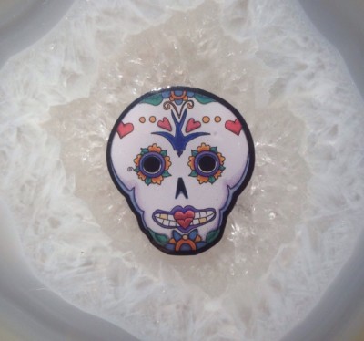SUGAR SKULL HAT LAPEL PIN A FEW GOLD TEETH & A SWALLOW & FLOWERS HEARTS KK4208