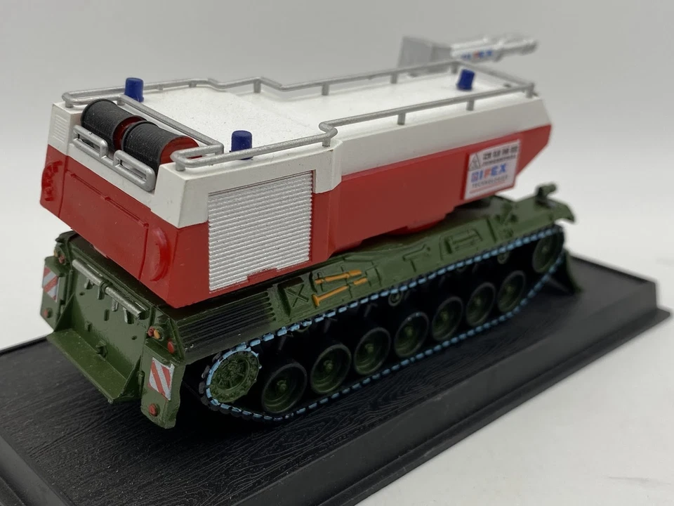 DelPrado Fire Commander 1:80 tracked fire fighting vehicle collectible - Image 2 of 4
