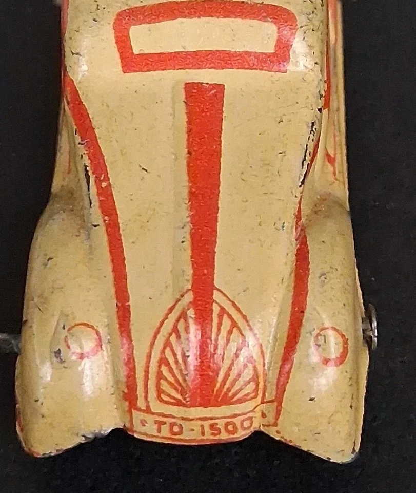 FEDERICO CENTOLA PICCOLA AUTO IN LATTA ANNI 30/40 - BEIGE (TARGA TO) - Immagine 2 di 4