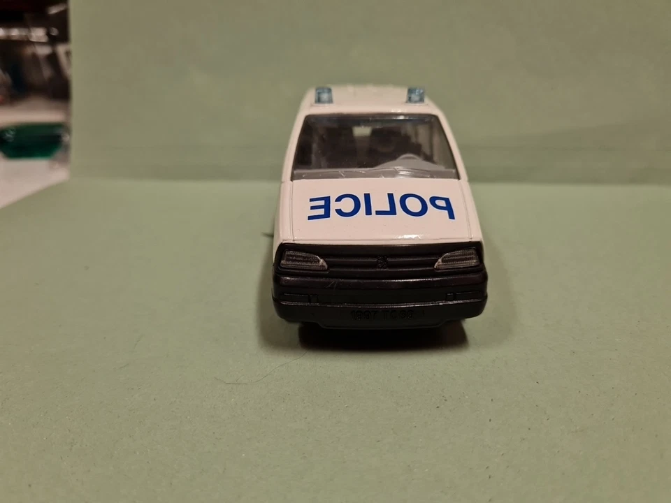 MAJORETTE PEUGEOT 806 POLICE FRANCE FRANCIA SCALA 1:32  - Immagine 2 di 4