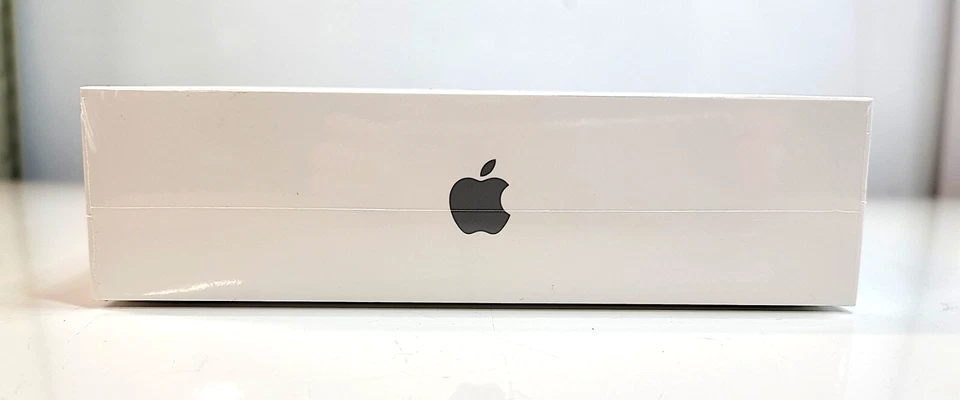 Apple iPad 2018 6th Generation 32GB Wi-Fi Cellular MR6N2CL/A - Image 3 of 3