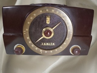Classic Vintage Zenith AM/FM Tube Radio Model H725 RESTORED