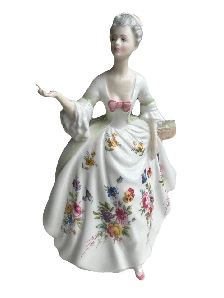 Royal Doulton figurine Diana HN2468 excellent condition! Vintage - Image 2 of 4