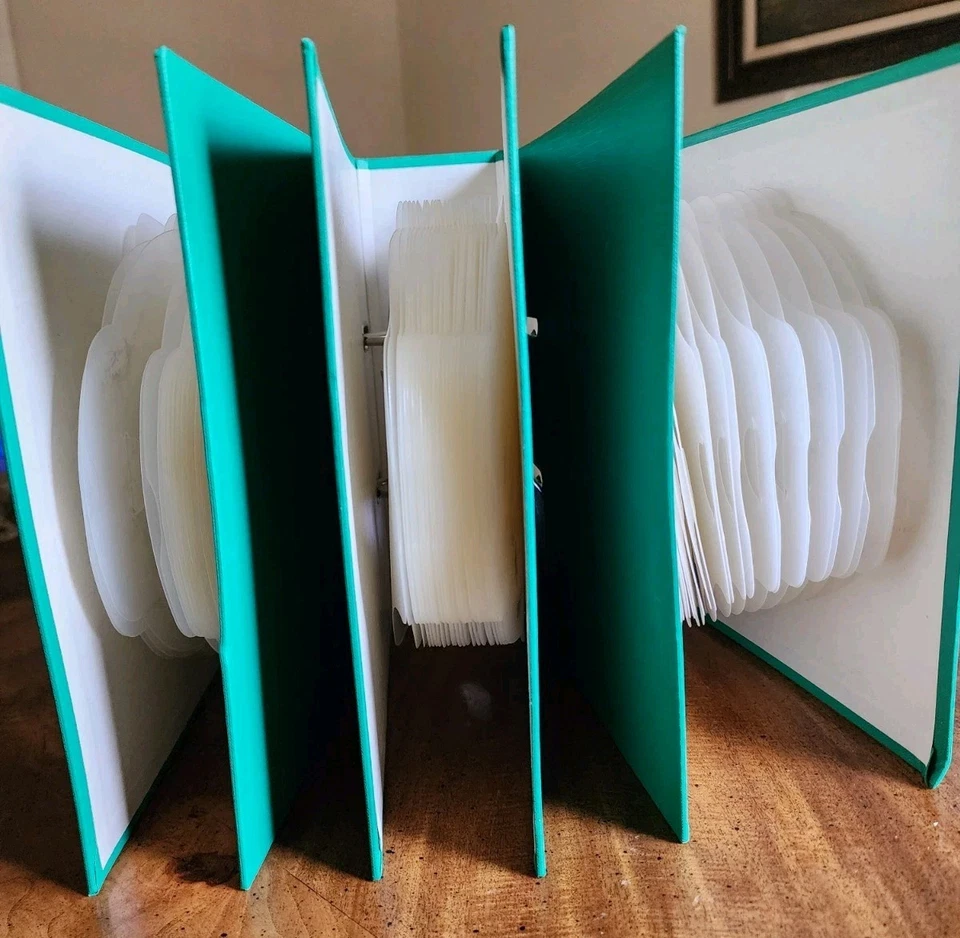 Set of 3 Bindertek 2-ring CD / DVD Storage Binders EUC - Image 2 of 4