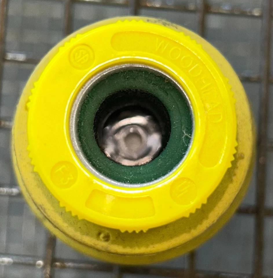 Enchufe macho cabeza madera 20a 480v trifásico L16-20p Foto 3 de 3