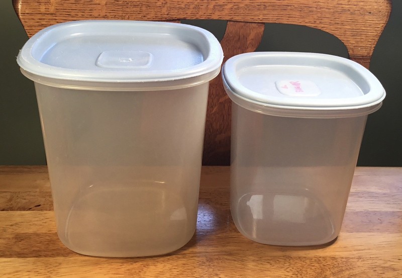 Lot 2 Rubbermaid Servin’ Saver Nesting Canisters 12 & 6 Cups ~Square ~Blue Lids