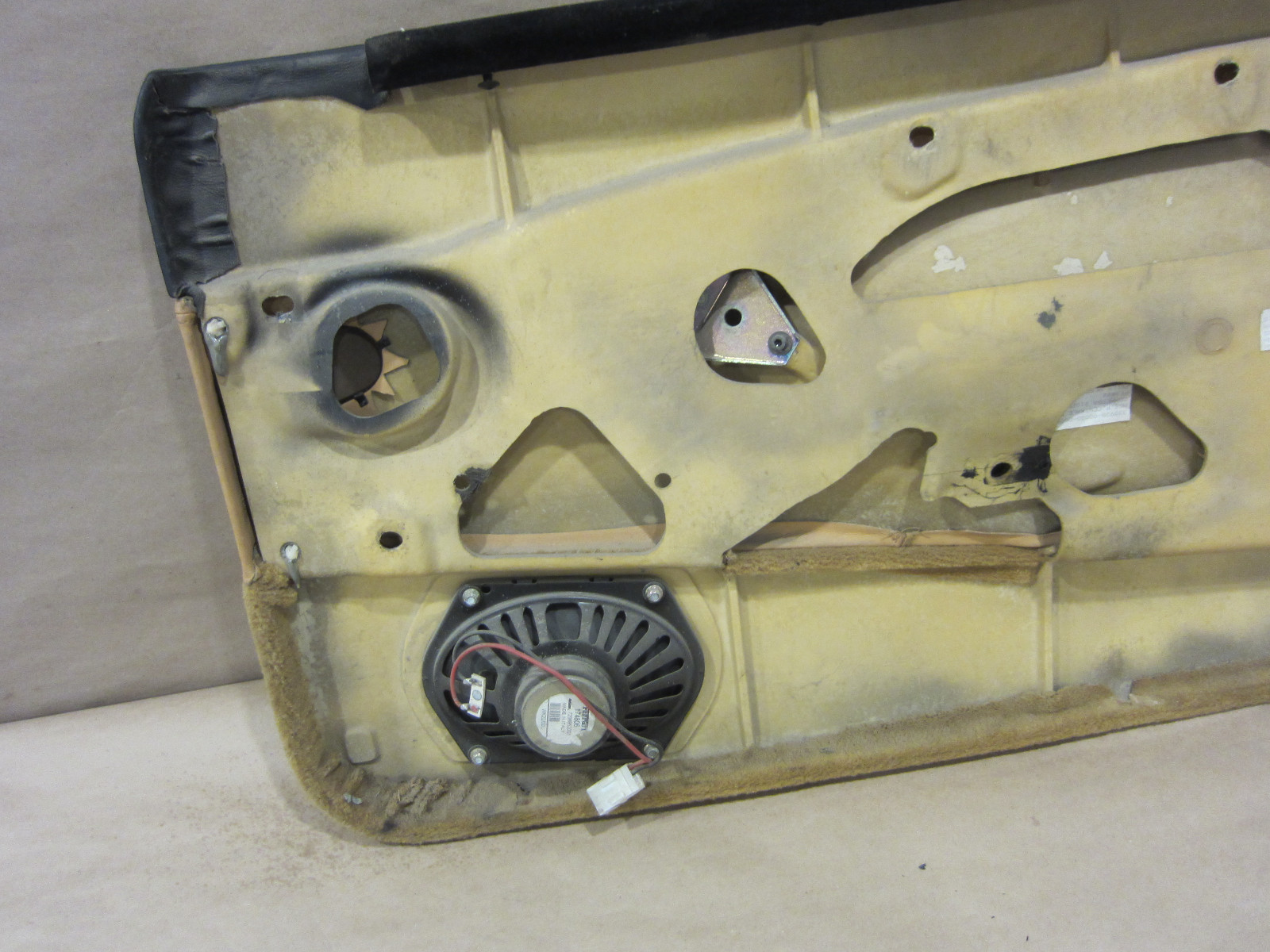 Ferrari 456 - LH Interior Door Panel - Beige and Tan. Part# 65470305
