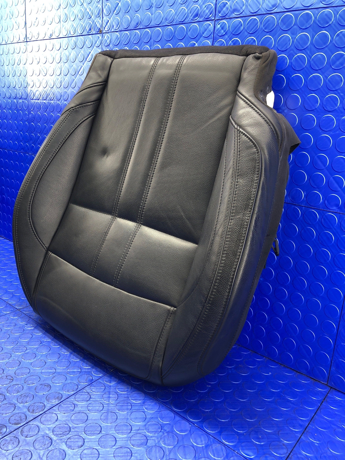 2017-2022 MASERATI LEVANTE OEM FRONT LEFT LOWER SEAT CUSHION BLACK LEATHER