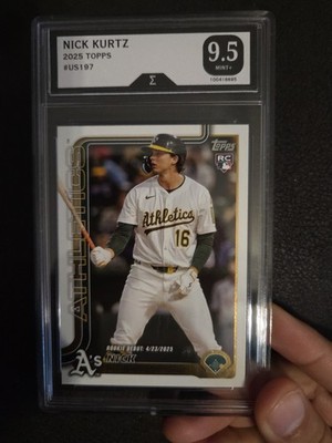 2025 Topps update ニック・カーツ　Nick z 2025 Topps Update #BG-20 Nick Kurtz Topps Black Gold Green Foil