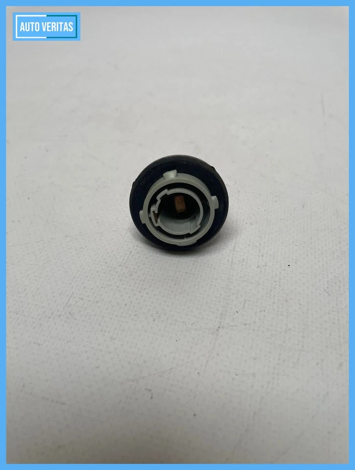 Original Hyundai Lantra II 2 (J-2) Lamp Carrier Right Front 92302-285 - Image 2 of 4