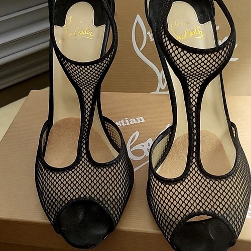 Christian Louboutin Pumps EXCELLENT PRELOVED CONDITION WITH HEEL TAPS AND BOX!!