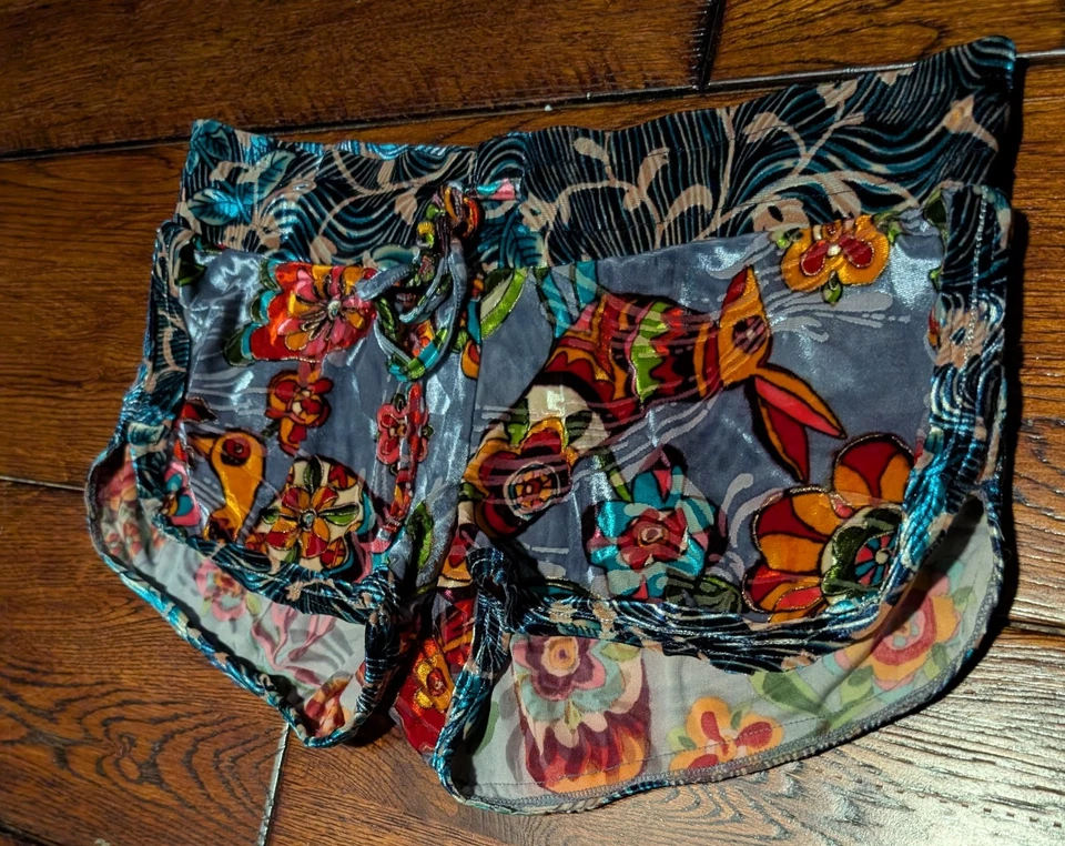 Custo Barcelona Women's 2" Velvet Floral Elastic Waist Drawstring Shorts Sz 1  S - Image 2 of 4