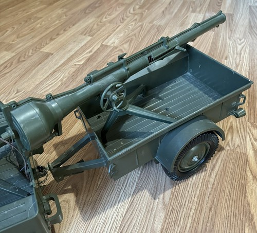 60’s Hasbro GI JOE 7000 Official Military 5 Star Jeep Trailer Light WORKS - Picture 12 of 24