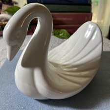 Vintage Swan Hand Towel Holder White Ceramic Marked H Made in Taiwan