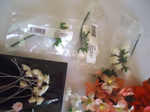 Job Lot of Fabric Flowers some Used some Brand New - Picture 6 of 7