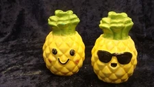 PINEAPPLES & SUNGLASSES ~ Salt & Pepper Shakers ~ 3.25” ~ VGC ~