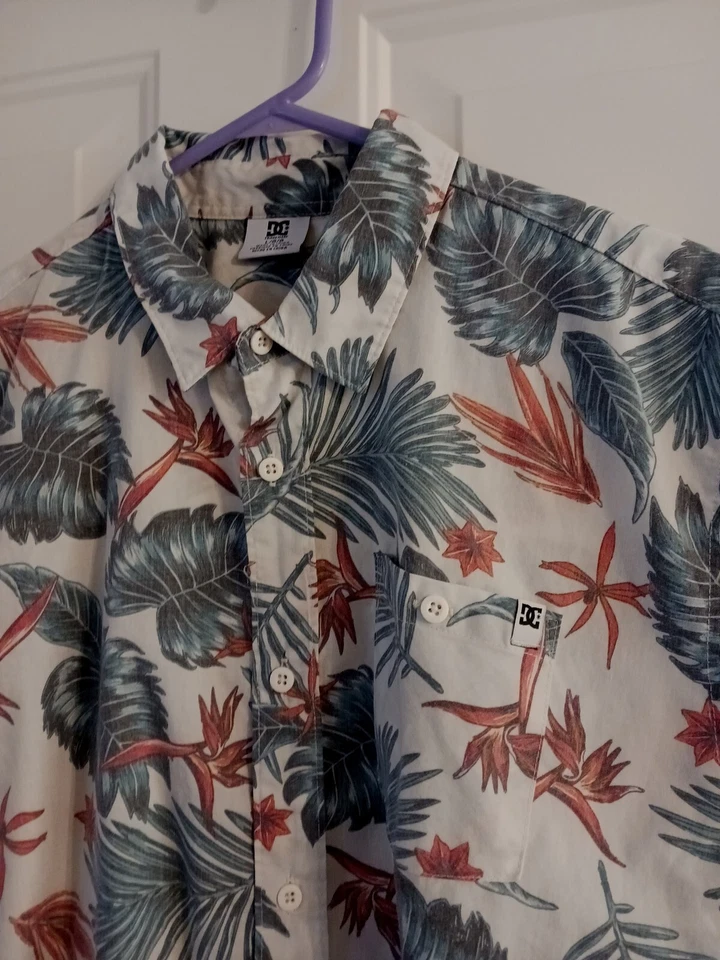 DC Shoes Camisa Hawaiana Para Hombre Abotonada Manga Corta Informal Patín Talla Grande Foto 3 de 4