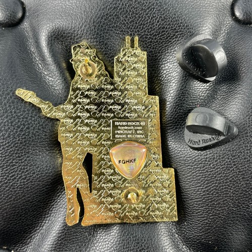 CHICAGO US🎸Hard Rock HOTEL®HRH PIN🎸GANGSTER SEXY GIRL W/GUITAR MUSIC SPEAKERS - Picture 4 of 6