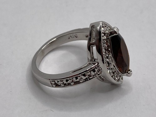 Vintage Avon Marquise Cut Amber-like Stone in Silvertone Ring (Size 5) - Picture 5 of 5