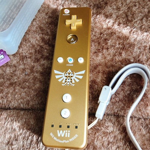 Wii ZELDA Skyward Sword Gold Remote Controller 25th Special Edition Disc Boxed - Picture 6 of 18