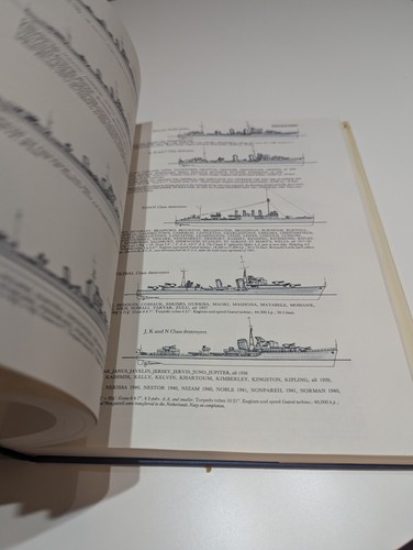 Wooden Fighting Ship in the Royal Navy, AD 897-1860 by E. H. H Archibald HB 1987 - Picture 8 of 21