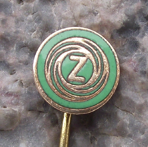 Vintage armes CZ fusils pistolet usine logo Tchécoslovaquie épingle verte insigne - Photo 7/11