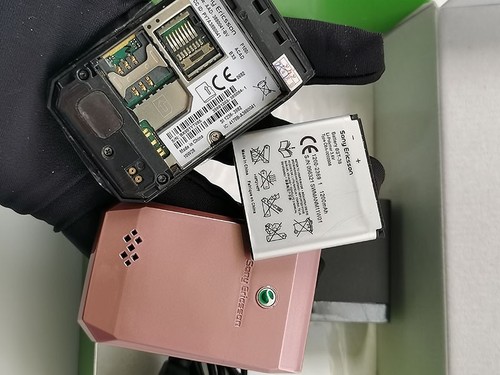 Sony Ericsson Jalou F100i - 100MB Unlocked 3G microSD Camera 3MP Flip Cellphone - 第 2/11 張圖片
