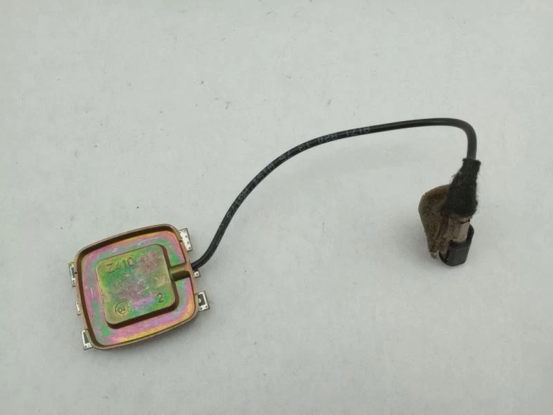 Mercedes Benz SLK 280 350 R171 GPS Navigation Antenna Fits 2005-2011 - Image 2 of 4