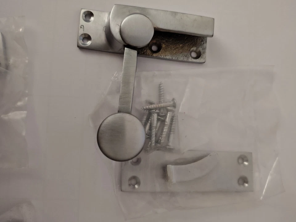 8 X Quadrant Sash Window Fasteners Satin Chrome - Image 2 of 4