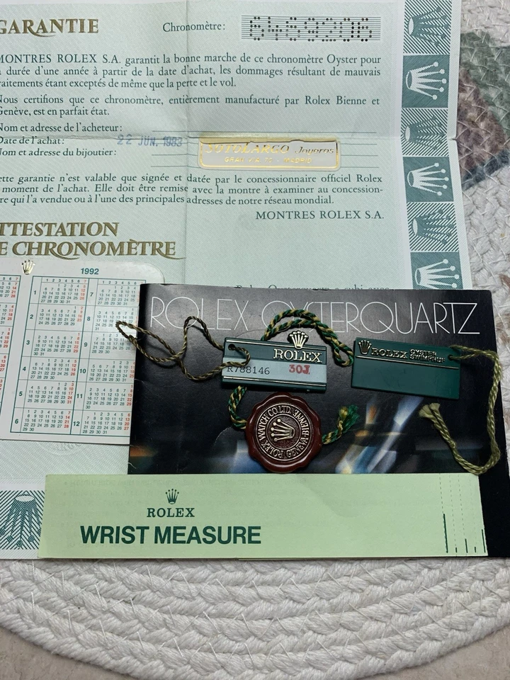 Juego de papeles/etiquetas/calendario/folletos franceses Rolex OysterQuartz Foto 3 de 4