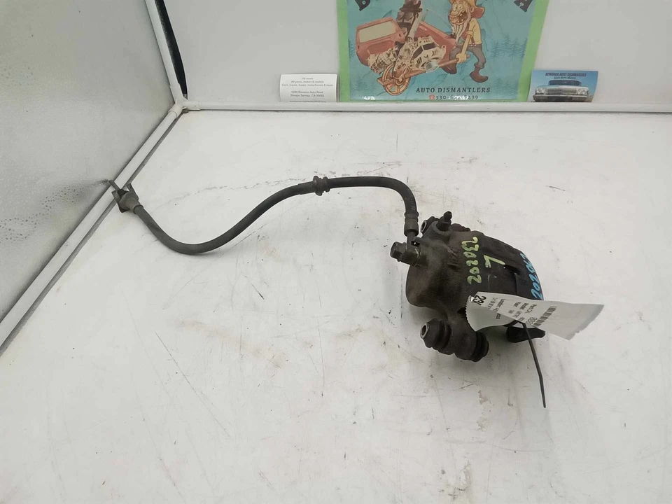 LH 89-94 Geo Metro Driver 左前制动卡钳 带软管 二手 原始设备制造商 — 第 3/4 张图片