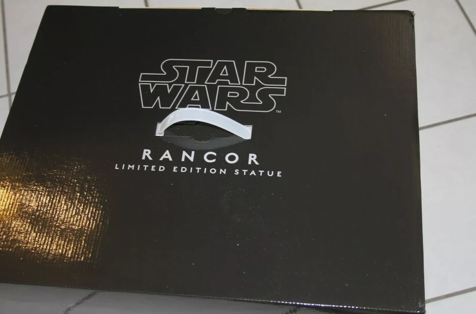 Gentil Gigante Star Wars ROTJ Retorno del Jedi Rancor Handler Monstruo Estatua NUEVO Foto 3 de 4