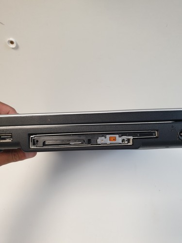 Toshiba Satellite L350 Laptop with 17-Inch Screen for Spares and Repair - Picture 6 of 7