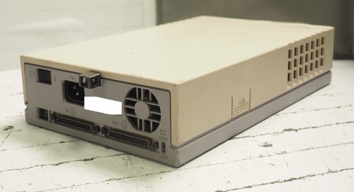 SUN Microsystems P/N 599-2107-01 DDS3 external SCSI tape drive (TBU 3702377-02) - Picture 6 of 9