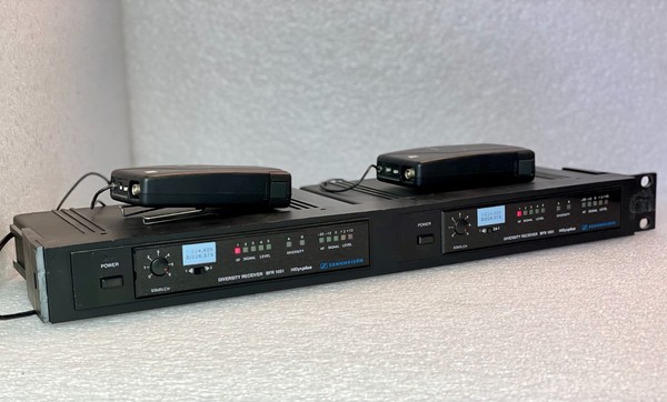 2 Sennheiser BFR 1051 Receiver + 2 Sennheiser BF 1053 -VHF Mikroport Transmitter