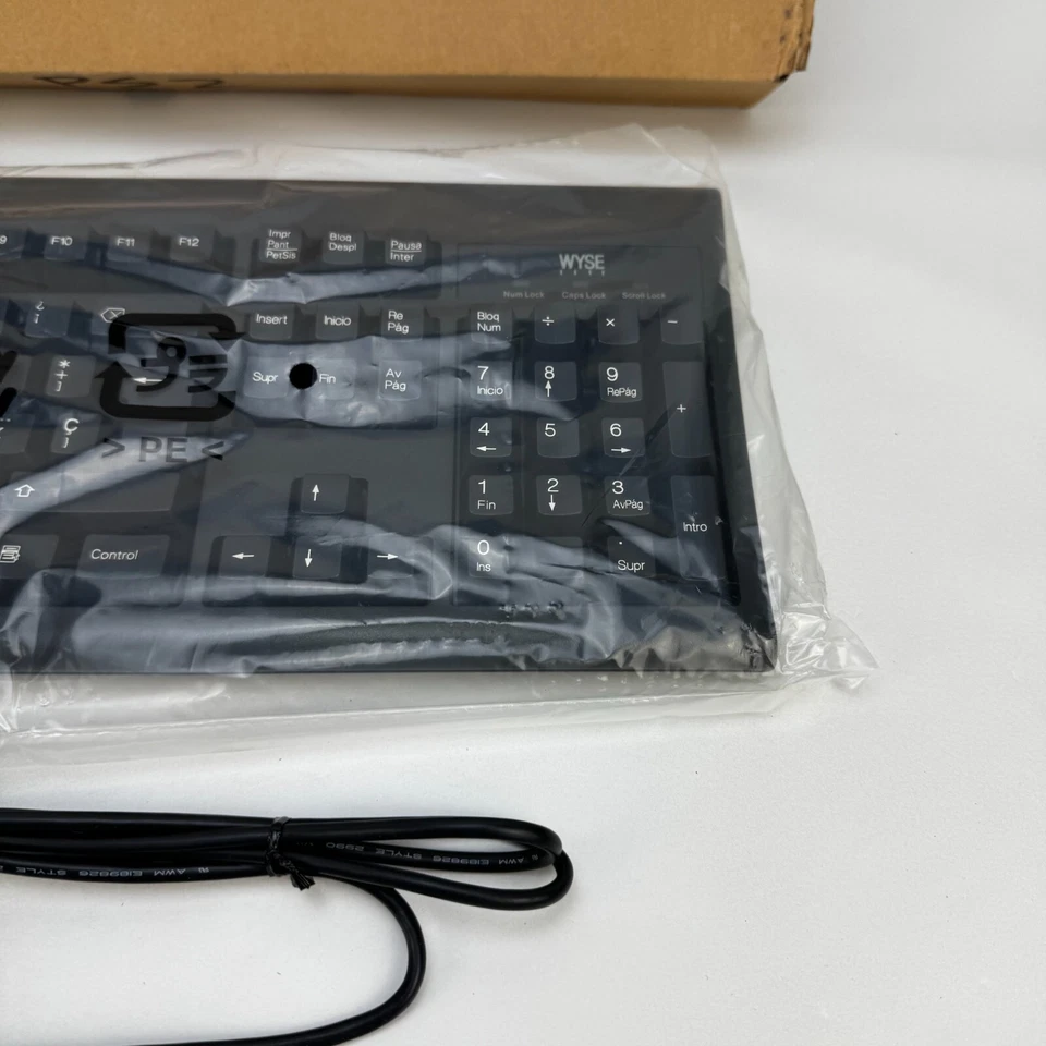 OEM Wyse Dell Keyboard KB-3926 Black 104 Key Pad PS/2 6-pin Plug 770413-05L - Image 3 of 4