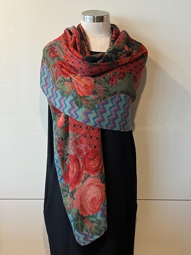 ETRO Milano 50% Wool/50% Silk Green/Red Floral Zig Zag Scarf 132x 132cm Handroll - Picture 5 of 12