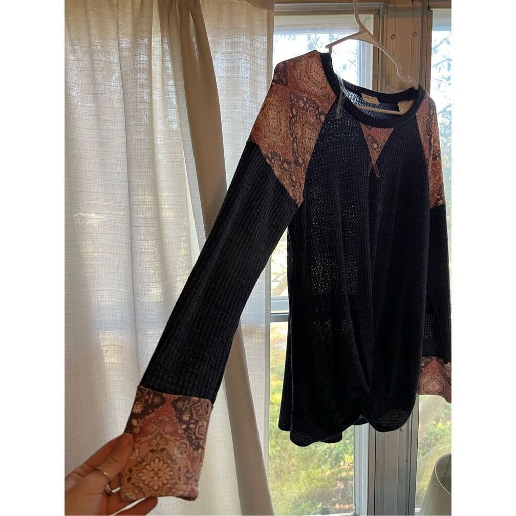 BOUTIQUE: Navy & Paisley Patterned Long Blouse w/ Front Knot by: Lovely Melody S