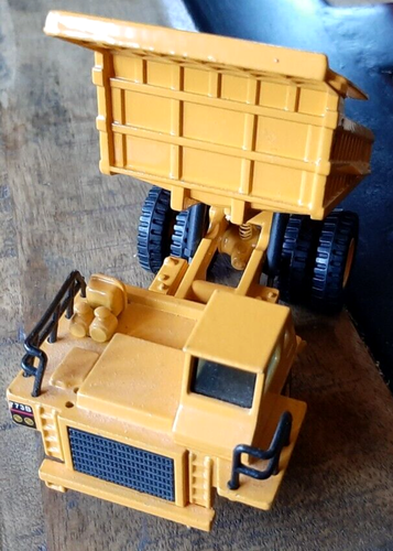 Véhicule de collection-Engin de chantier JOAL 1/70 CAT caterpillar 773B - Photo 2/8