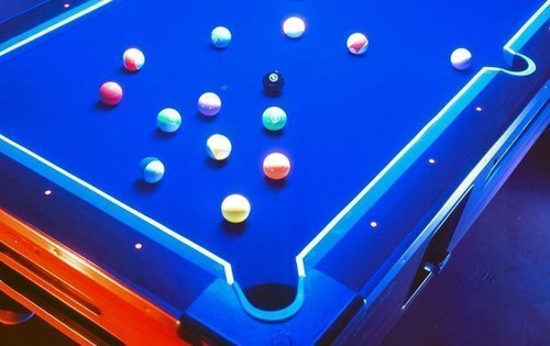 Juego de bolas de piscina Aramith Glow in the Dark - Imagen 2 de 2