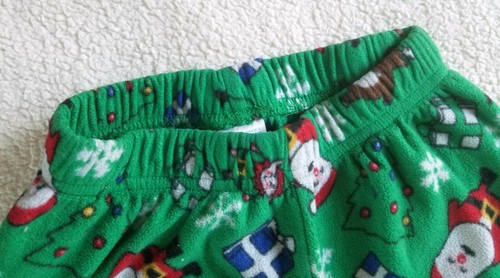 Children's Place ~ Boy's 2 Pc Pajama Set ~ Size 4T ~ Green ~ Christmas Theme. - Picture 10 of 12