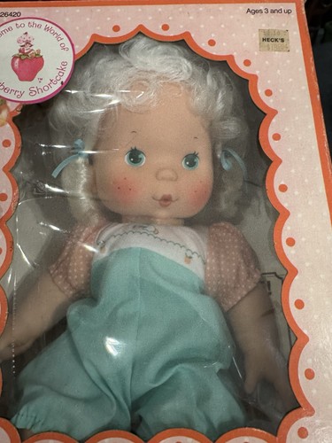 MUÑECA VINTAGE 1982 FRESA PASTEL BEBÉ ALBARICOQUE SOPLAR UN BESO! - Imagen 2 de 9