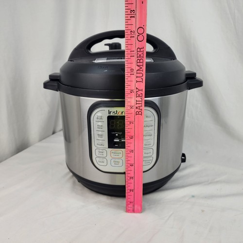 Instapot Duo 60 V3 6 Quart Multi-use pressure cooker 7-in-1 Serves up to 6 - Picture 19 of 19