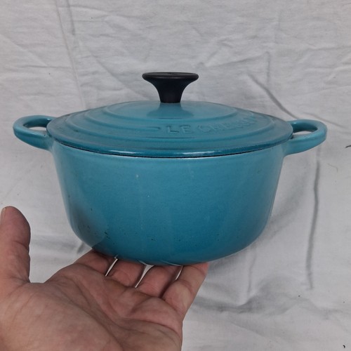 Vintage LE CREUSET #18 Enamel Cast Iron 2 Qt. Round Dutch Oven Pot & Lid BLUE - Picture 6 of 13