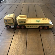 Hess Toy Hauler Truck 1999 Vehicle Lights Realistic Play Vintage Yellow White